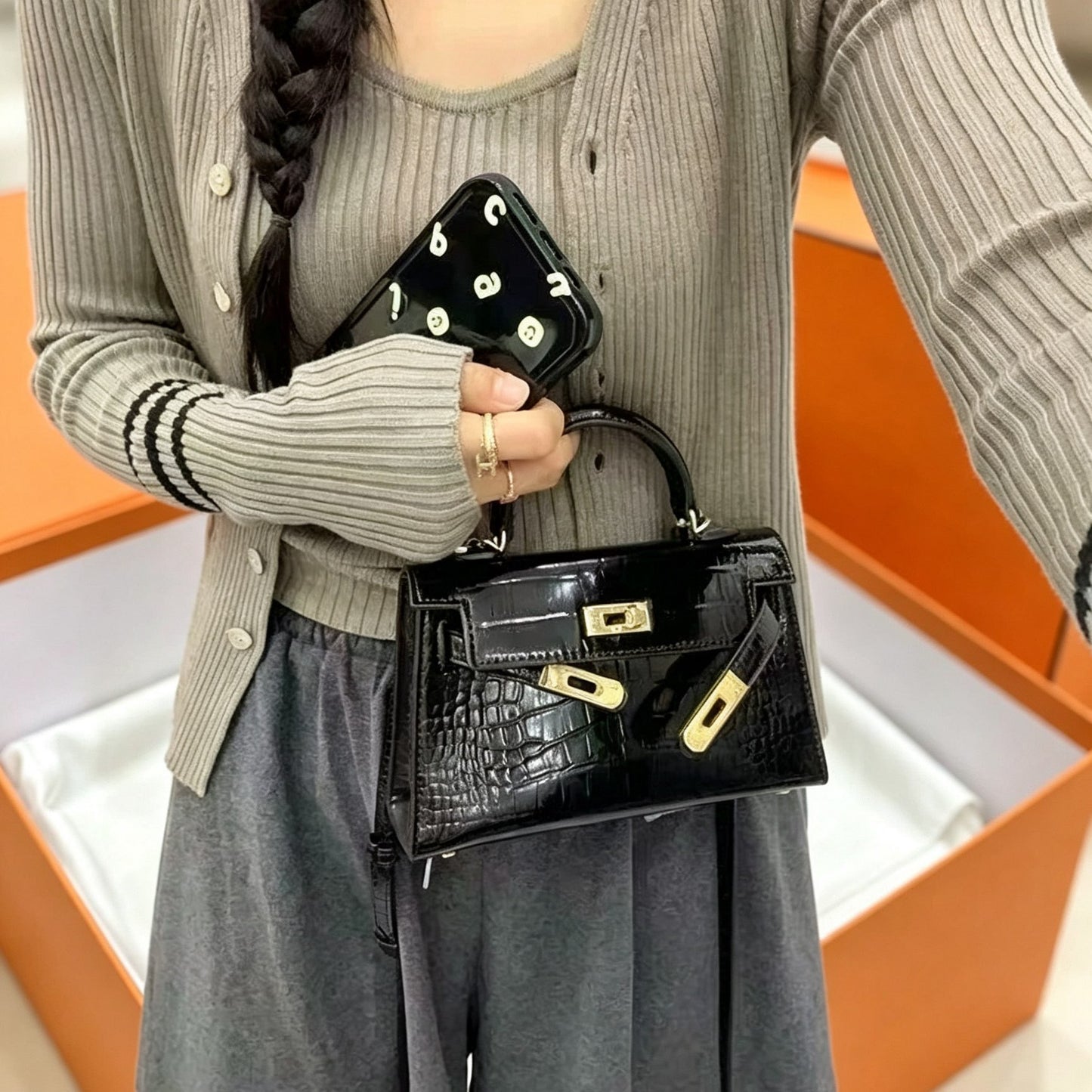 New Arrival Kelly-Inspired Croc-Effect Genuine Leather Tote Bag for Women, A Large Capacity Top-Handle Shoulder Crossbody Handbag with Turn-Lock Design & Trendy Style