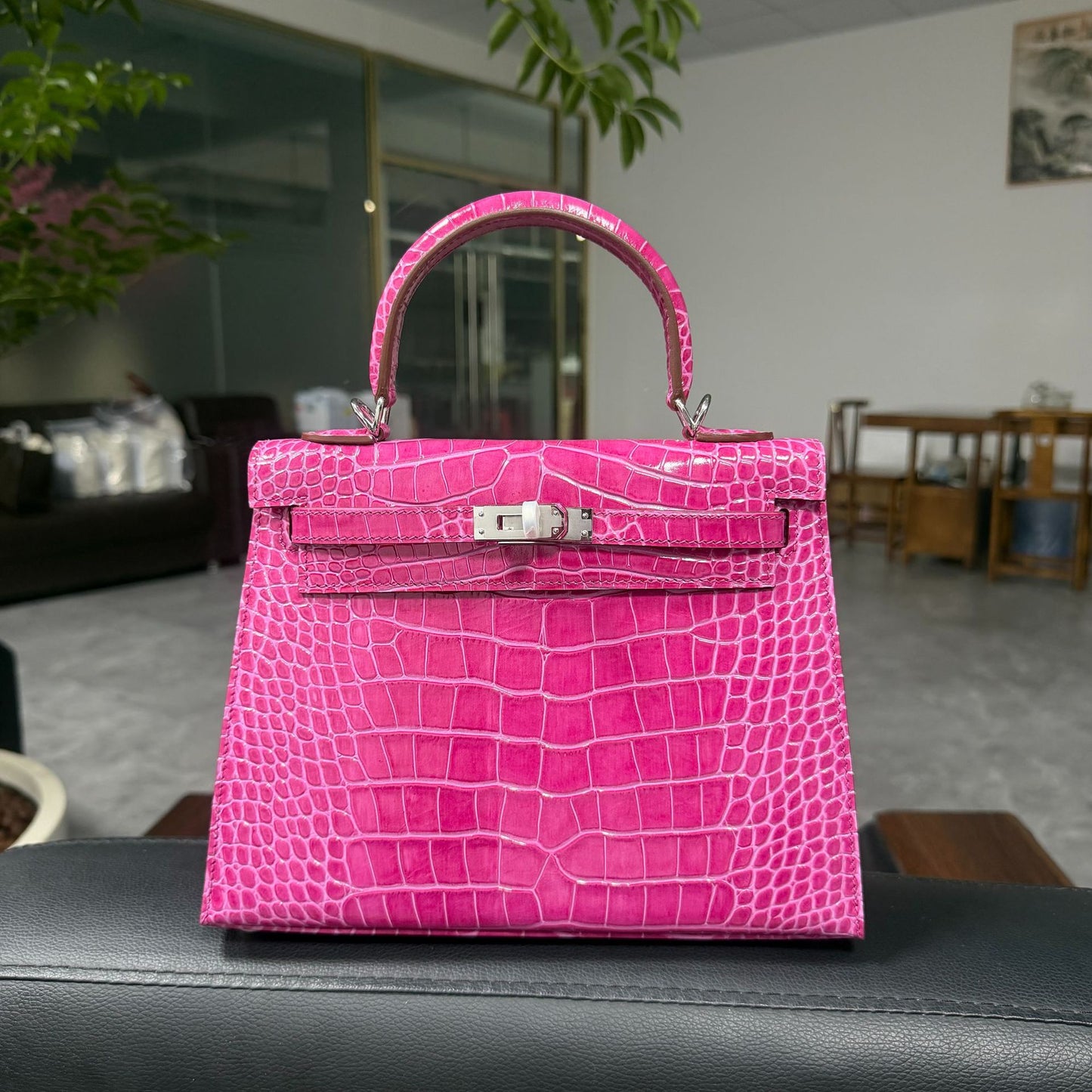 Premium 25cm Kelly-Inspired Fully Hand-Stitched Croc-Effect Leather Bag for Women, External Stitching Top-Layer Cowhide with Stainless Steel Hardware, Versatile Top-Handle Crossbody Handbag