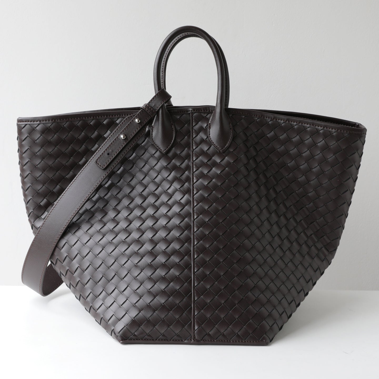 Handwoven Cowhide Hanging Basket Tote Bag for Women Large Capacity Relaxed Shoulder Handbag, Transformable Wing Purse with Artisan Craftsmanship