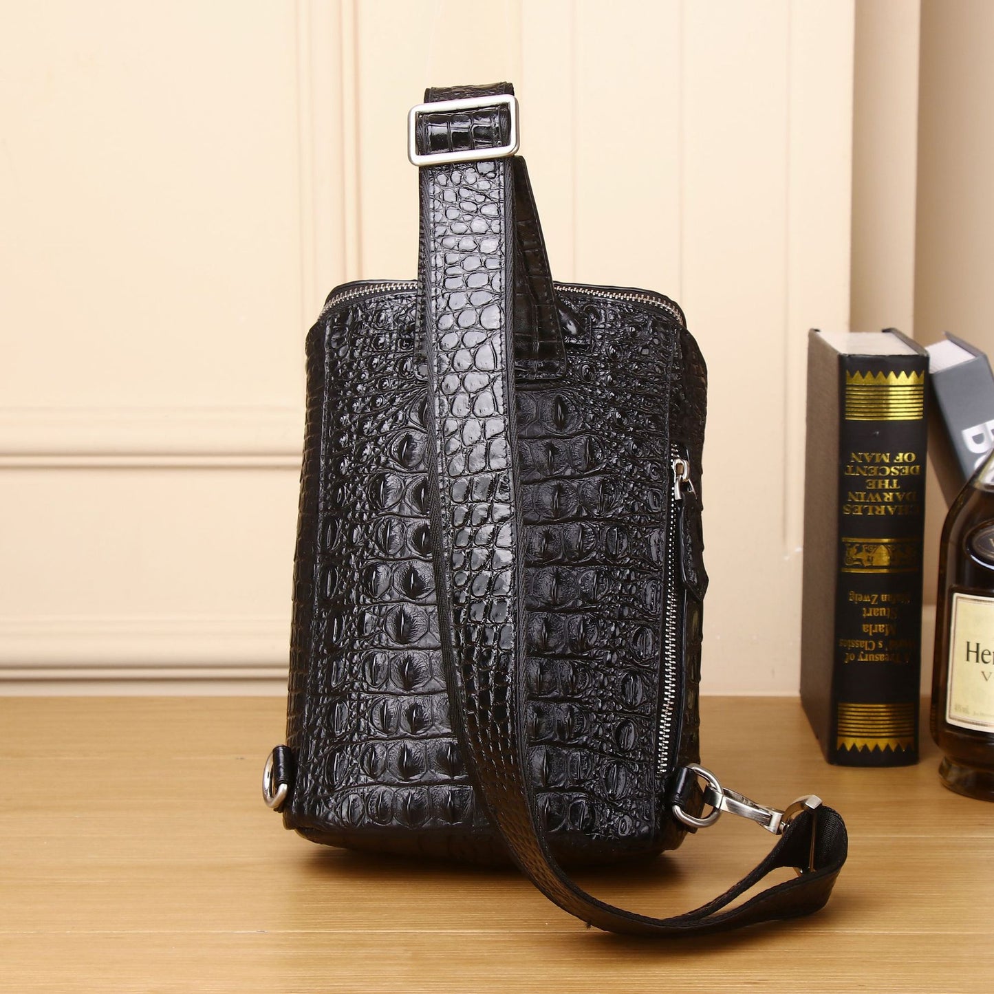 New Arrival Croc-Effect Genuine Leather Chest Bag for Men, A Large Capacity Crossbody Shoulder Small Cowhide Bag with Casual Design