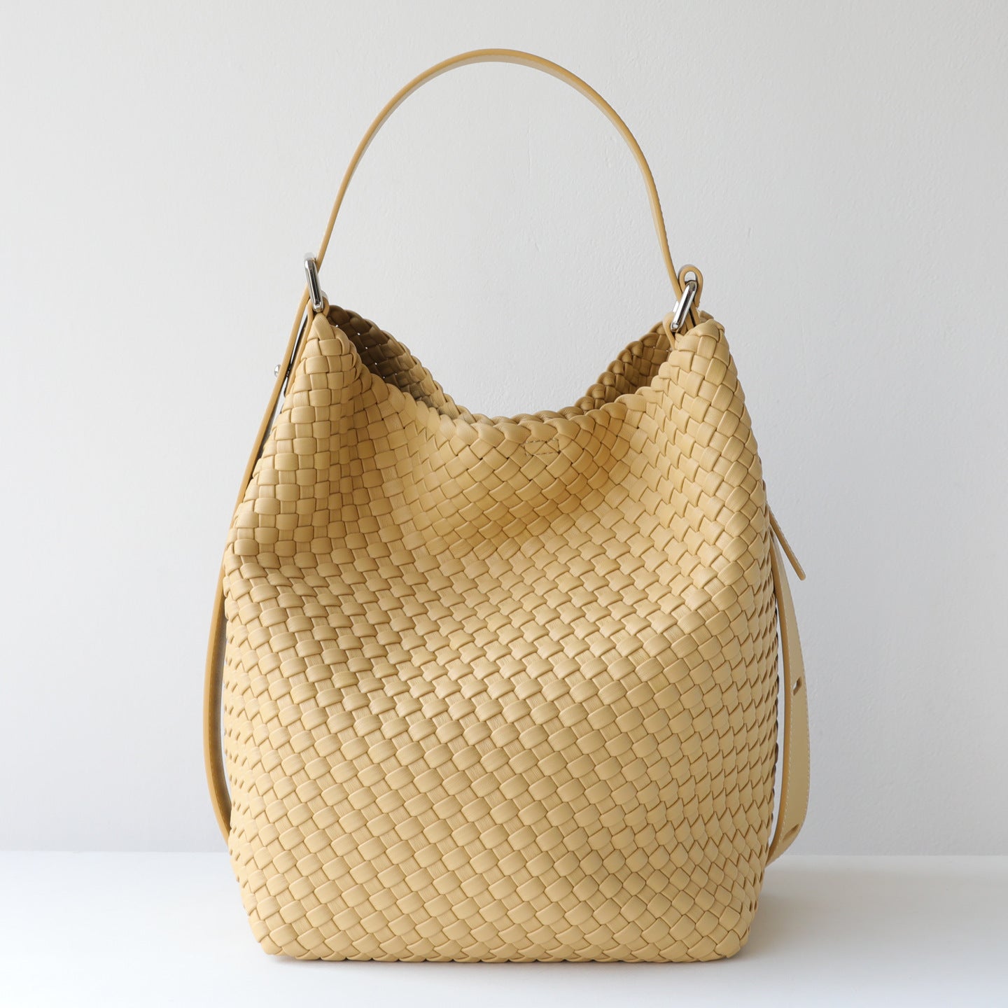 Handwoven Relaxed Tote Bag for Women Niche Minimalist Commuter Shoulder Handbag, Large Capacity Purse with Artisan Texture