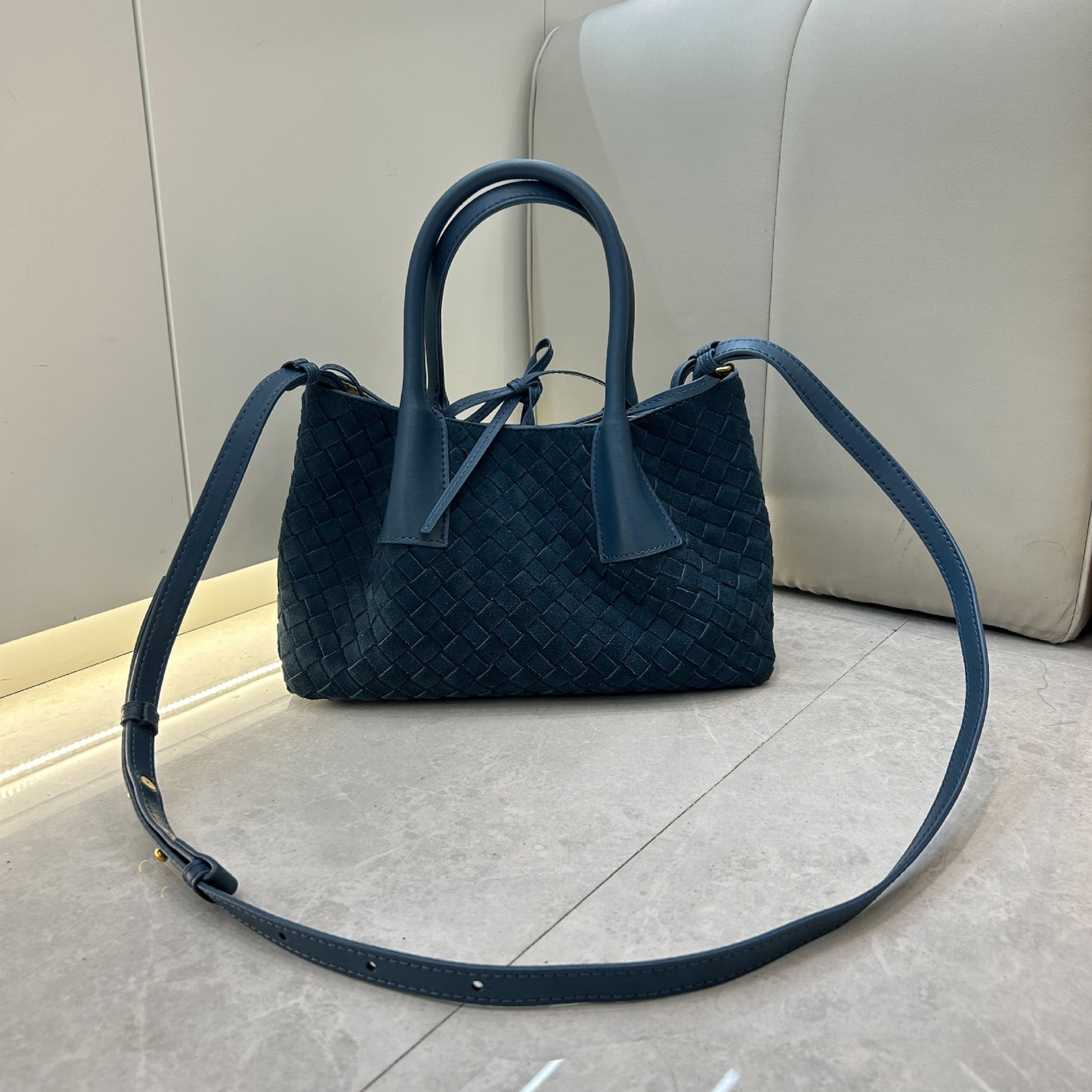 First layer cowhide matte woven tote bag, portable messenger, one shoulder, underarm bag, large capacity mommy bag, women's