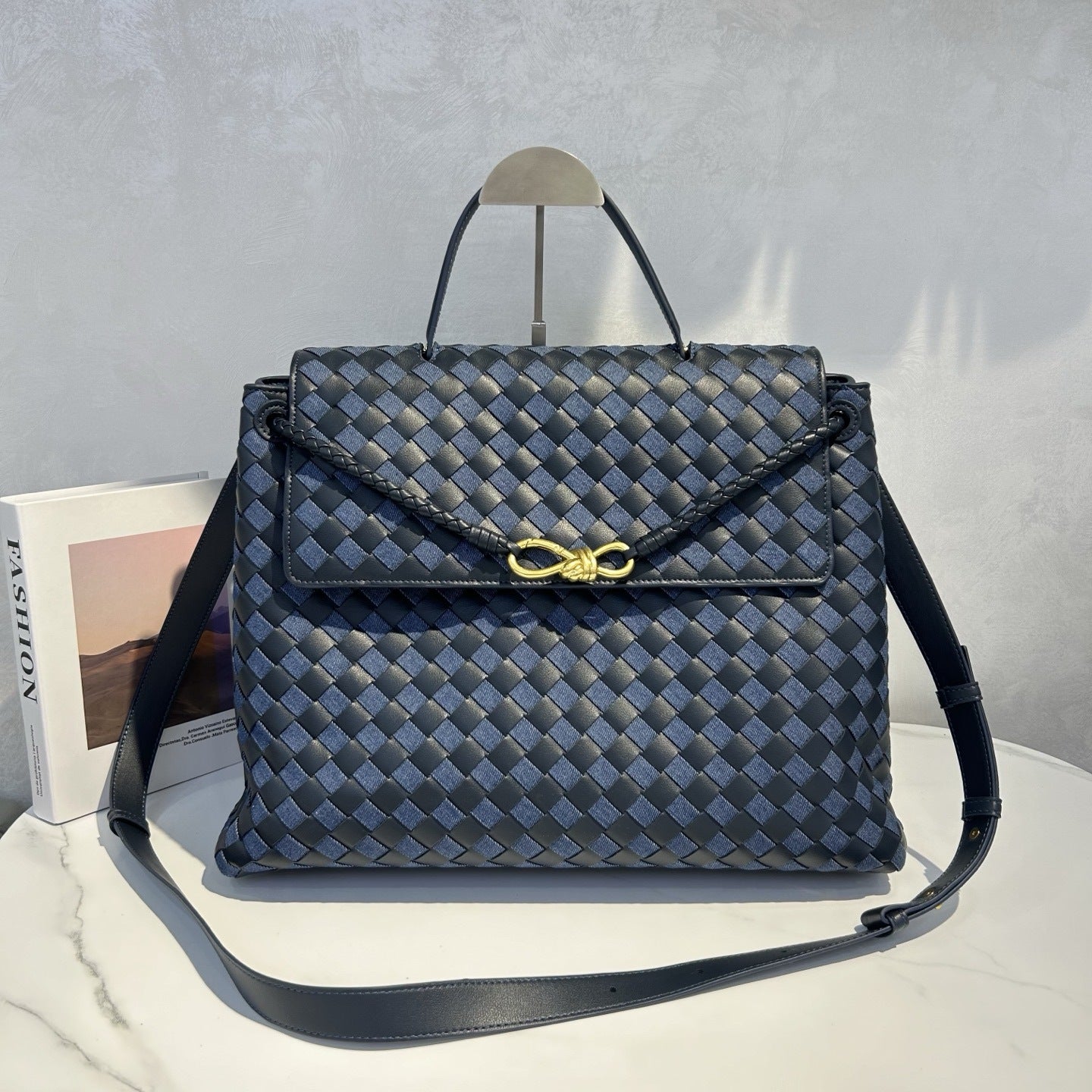 Genuine Leather Woven Large Capacity Handbag for Women, Premium Shoulder Crossbody Top Handle Purse, Fashionable Everyday Bag for Ladies