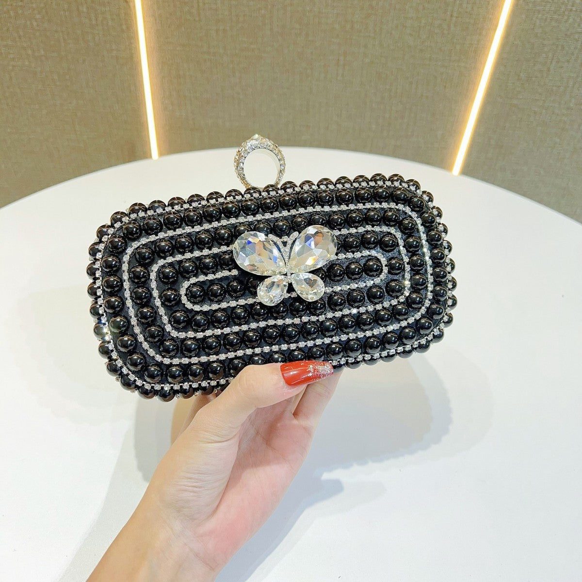 Elegant Pearl & Rhinestone Embellished Evening Clutch for Women, A Large Capacity Banquet Bag Perfect for Formal Dresses Parties & Special Occasions