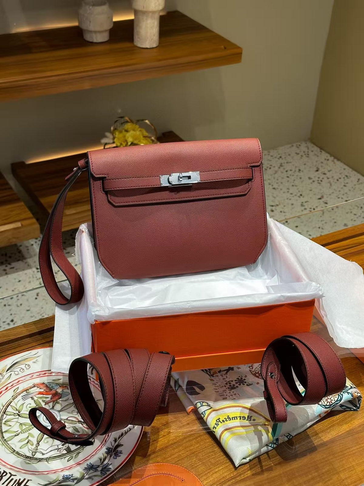 Genuine Leather Kelly-Style Messenger Bag for Women, 2025 Hermès-Inspired Palm Texture Lock Clasp Shoulder Crossbody Top Handle Purse, Trendy Casual Small Square Handbag for Ladies