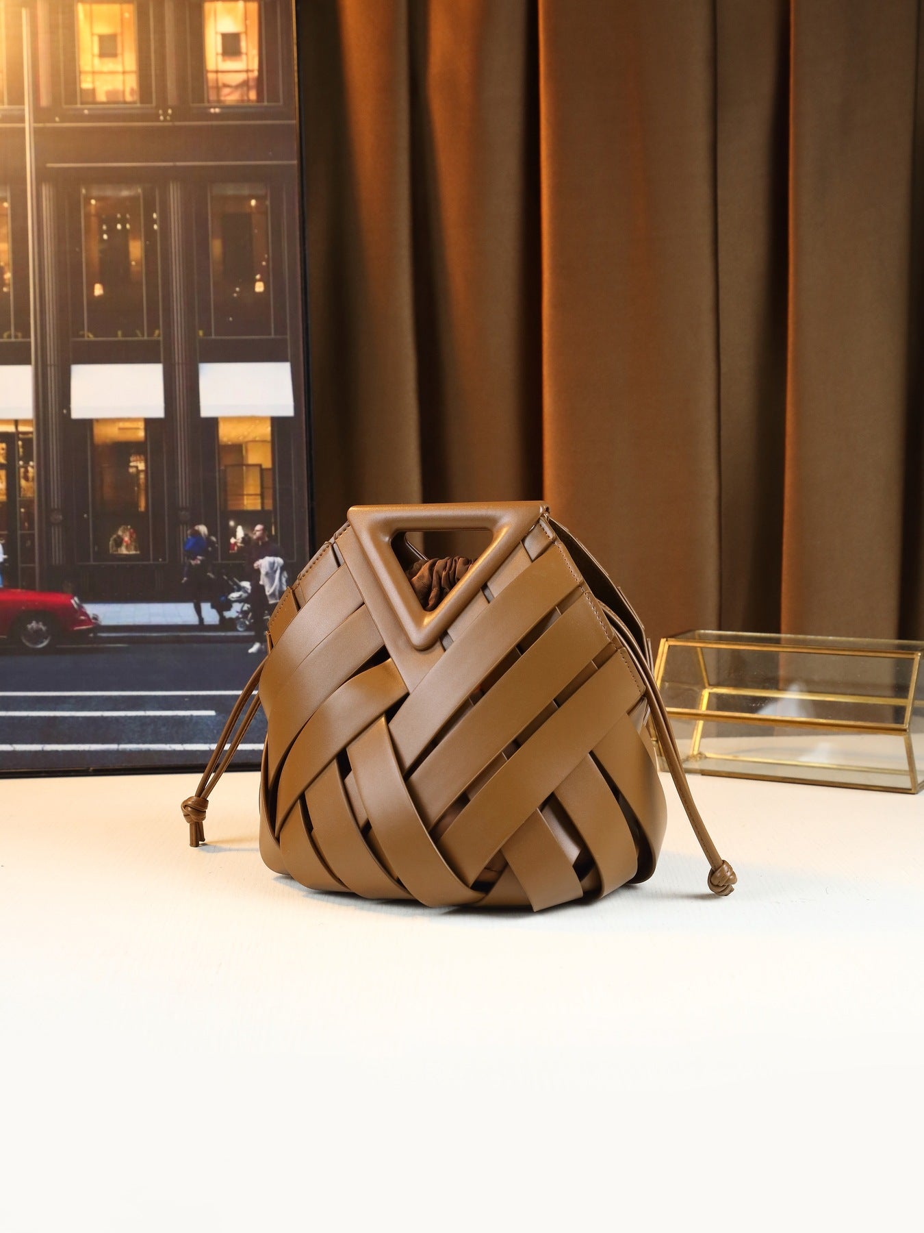 Woven Hollow Basket Bucket Bag for Women with Triangle Magnetic Buckle, Shoulder Crossbody Handbag with Detachable Sub-Bag