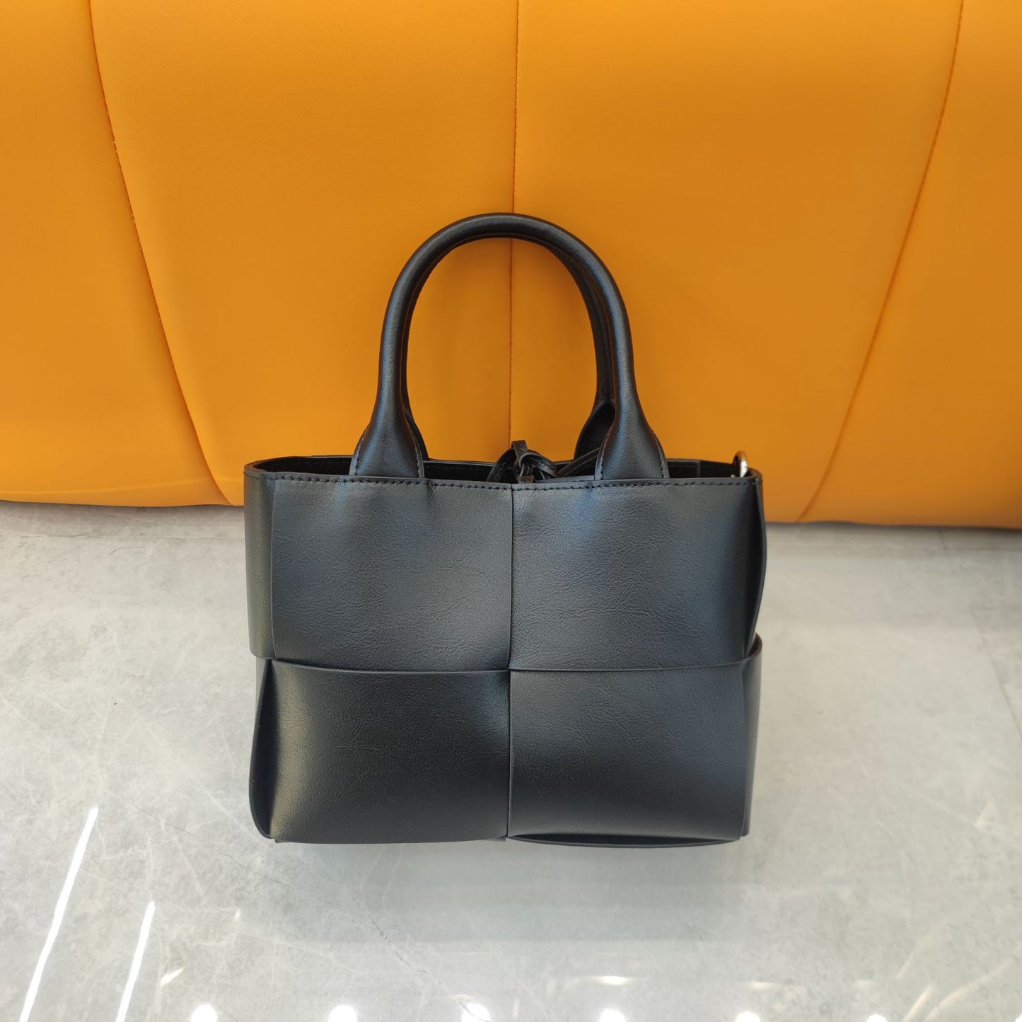 New Genuine Leather Woven Tote Bag for Women, Small Cowhide Shoulder Handbag, Fashion Crossbody Purse with 4-Compartment Design