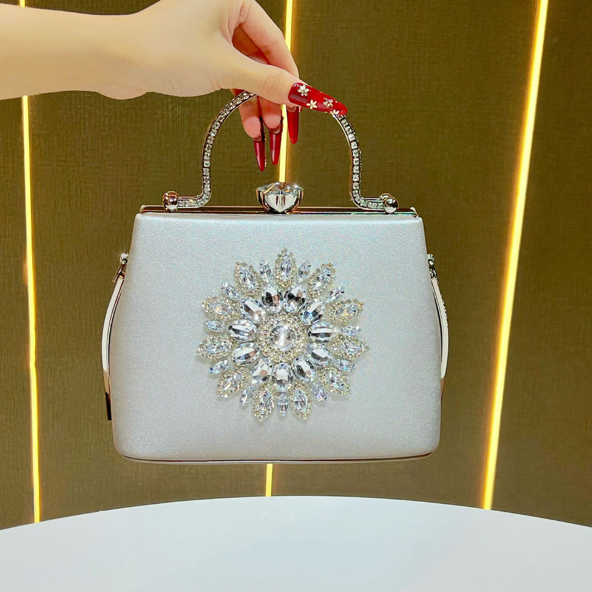 Elegant Rhinestone-Embellished Evening Handbag for Women, A Glamorous Top-Handle Crossbody Shoulder Bag with Sophisticated Design, Perfect for Wedding Bridesmaid Formal Dresses & Special Occasions