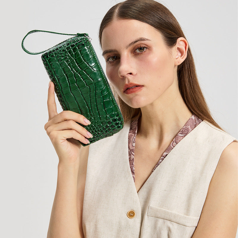 New Arrival Croc-Effect Genuine Leather Phone Wallet for Women, A Soft Cowhide Mini Coin Purse with Versatile Crossbody Design, Perfect Everyday Small Bag