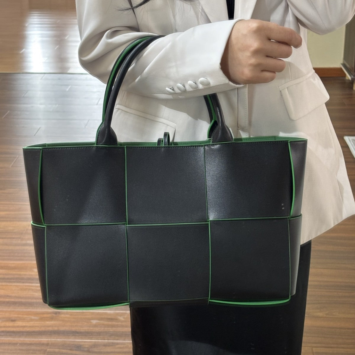 Extra-Large Genuine Leather Woven Tote, Trendy Six-Grid Underarm Bag, Commuter Shoulder & Crossbody Bag for Women
