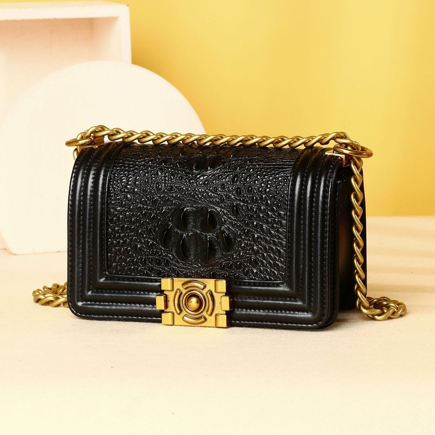 New Arrival Classic Croc-Effect Stylish Mom Bag for Women, A Lightweight Shoulder Crossbody Handbag with Versatile Vintage Design