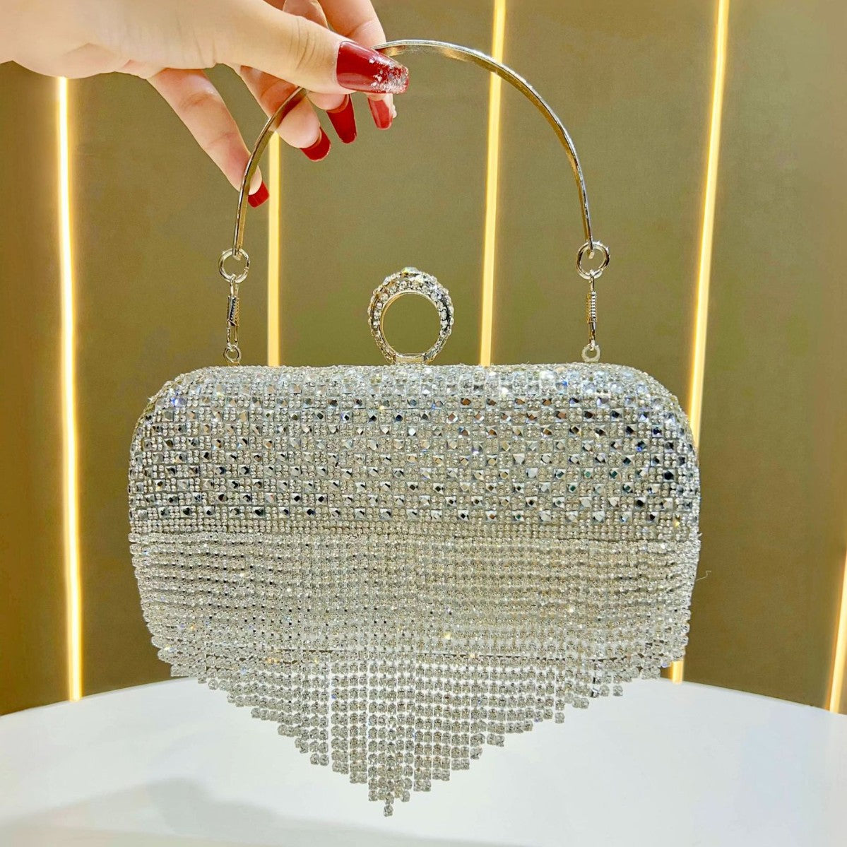Dazzling Full Rhinestone-Studded Evening Clutch for Women, A Sparkly Crystal Tassel Banquet Bag Perfectly Designed for Wedding Gowns Bridal Dresses & Formal Events