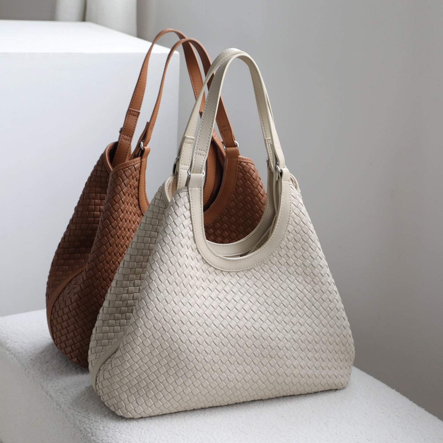 Woven Tote Bag for Women Large Capacity Relaxed Commuter Shoulder Handbag, Premium Versatile Purse with Natural Textured Design