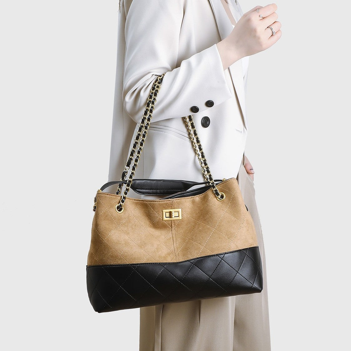 Genuine Leather Vintage Patchwork Quilted Tote Bag for Women, New Large Capacity Commute Shoulder Underarm Purse with Chain Strap, Premium Handbag for Ladies
