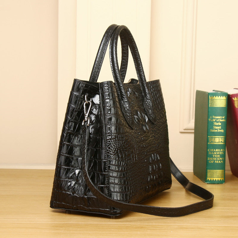 New Arrival Croc-Effect Genuine Leather Garden Tote Bag for Women, A Large Capacity Banquet Business Messenger Handbag with Fashionable Trendy Design