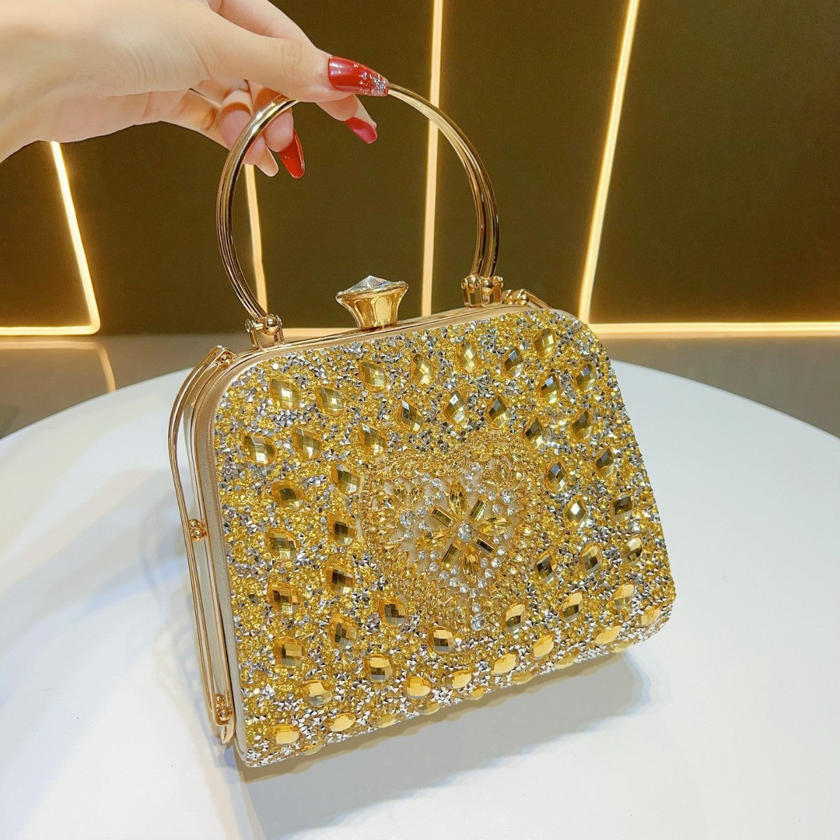 Elegant Light Luxury Evening Bag for Women, A Premium Top-Handle Crossbody Handbag Perfect for Banquets Formal Dresses & Special Occasions