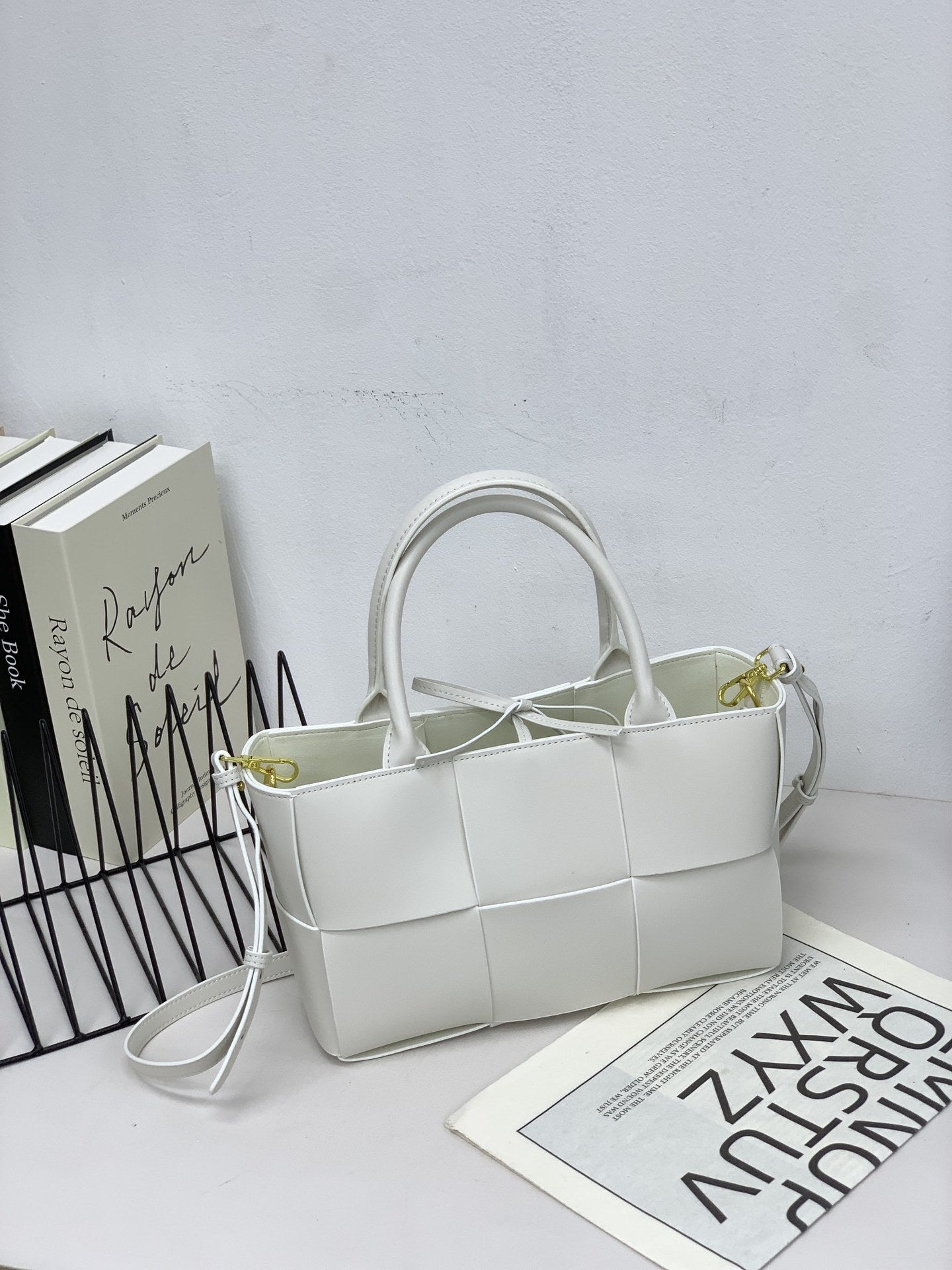 Genuine Leather Woven Large Capacity Tote Bag for Women, New Premium Shoulder Underarm Top Handle Purse, Fashionable Commute Handbag for Ladies