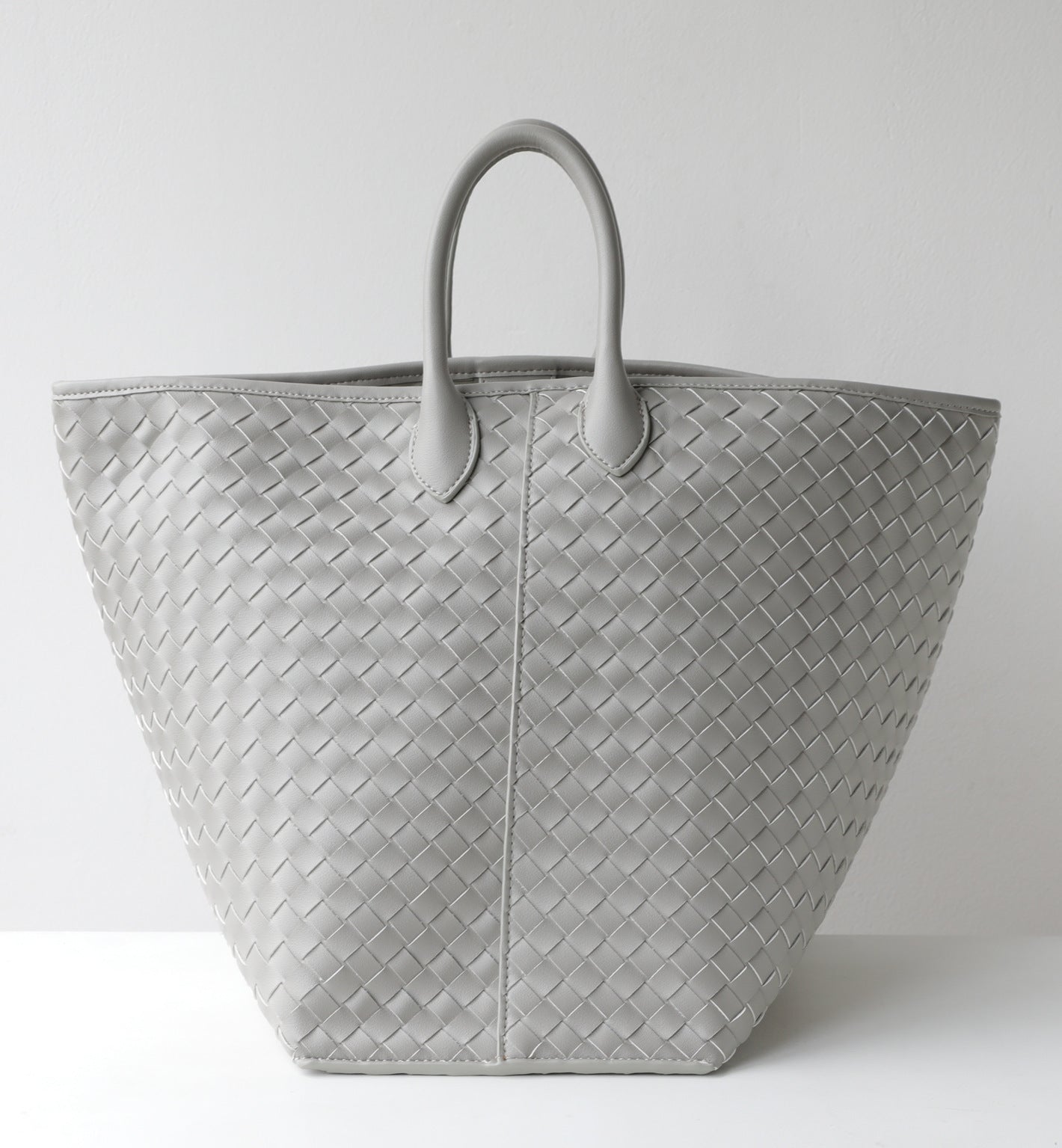 Handwoven Cowhide Hanging Basket Tote Bag for Women Large Capacity Relaxed Shoulder Handbag, Transformable Wing Purse with Artisan Craftsmanship