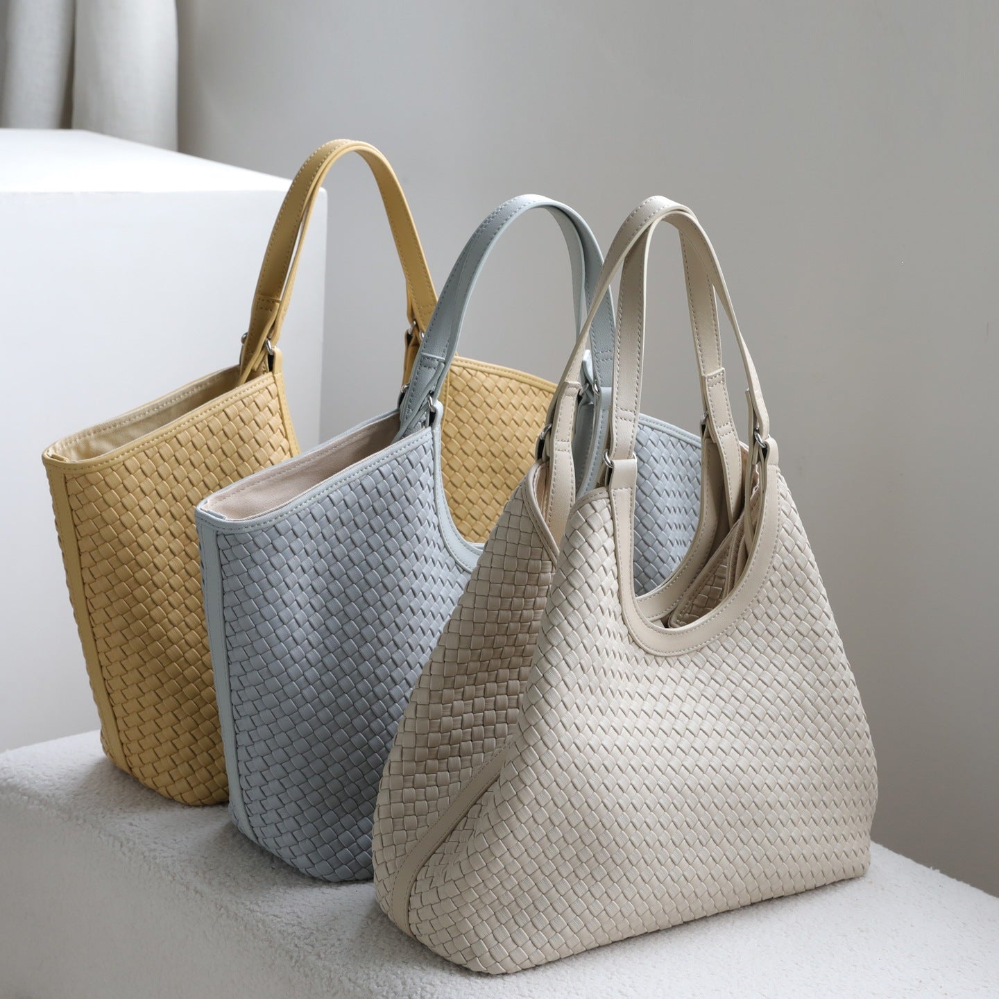 Woven Tote Bag for Women Large Capacity Relaxed Commuter Shoulder Handbag, Premium Versatile Purse with Natural Textured Design