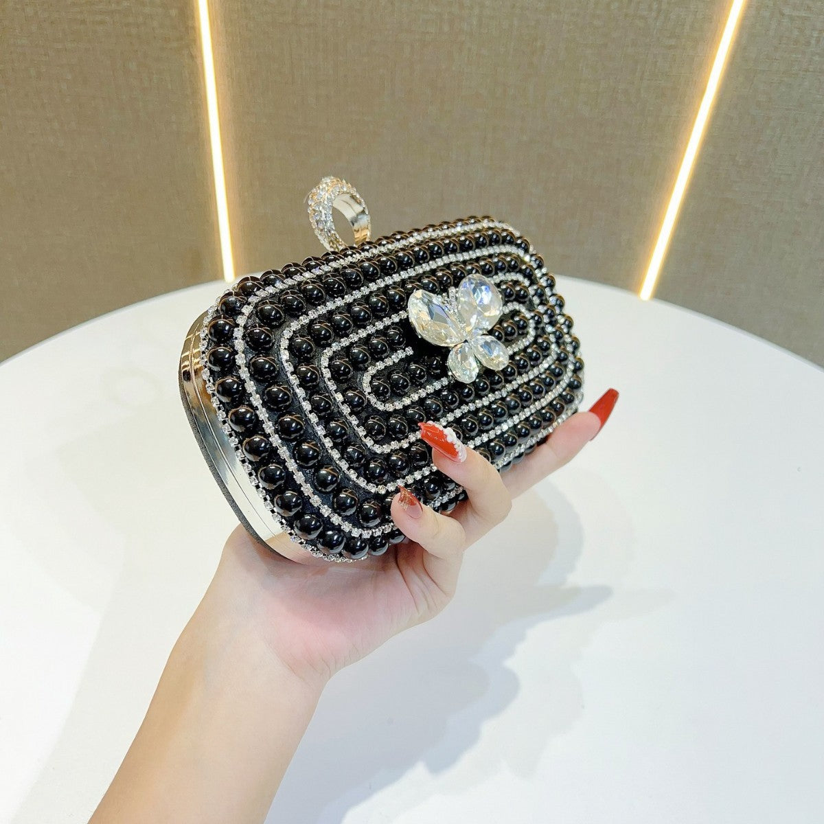 Elegant Pearl & Rhinestone Embellished Evening Clutch for Women, A Large Capacity Banquet Bag Perfect for Formal Dresses Parties & Special Occasions