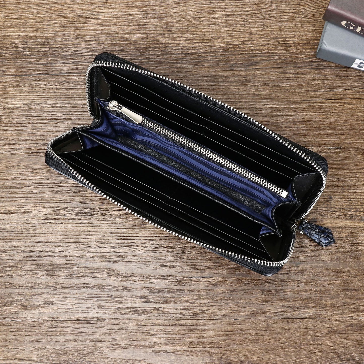 New Arrival Distressed Croc-Effect Long Clutch Wallet for Men, A High-End Handcrafted Vintage Handheld Wallet with Multiple Card Slots