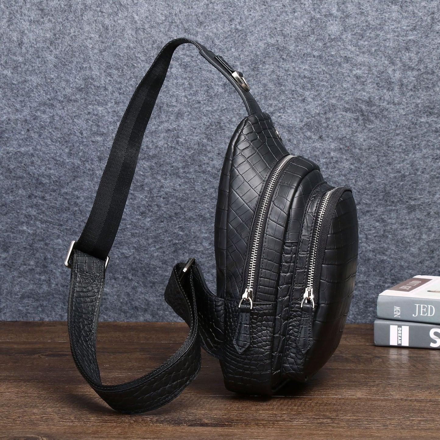 New Arrival Matte Croc-Effect Chest Bag for Men, A Stylish Outdoor Crossbody Front Pack with Classic Trendy Design