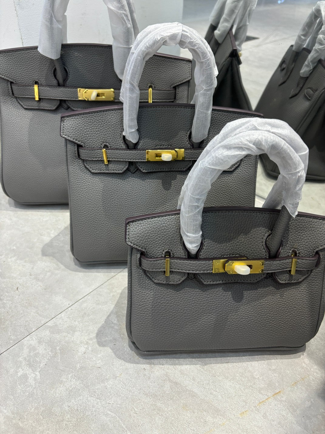 Genuine Pebbled Leather Birkin-Style Gold Hardware Large Capacity Handbag for Women, European Fashion Top Handle Purse, Trendy Casual Tote Bag for Ladies