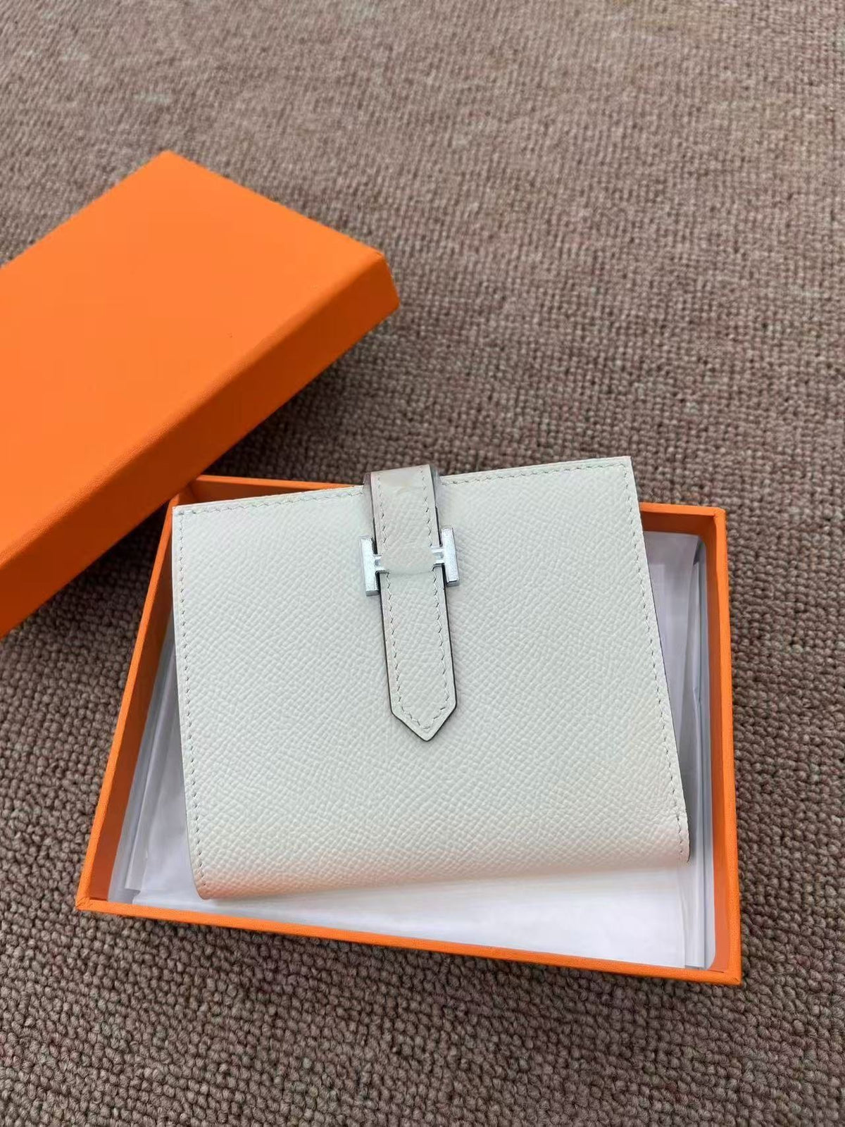 Genuine Leather Wallet for Men, Hermès-Inspired Epsom Leather Bifold Money Clip Wallet with Snap Closure, RFID Blocking Card Holder with 12 Card Slots and 2 Cash Compartments, Large Capacity Business Wallet