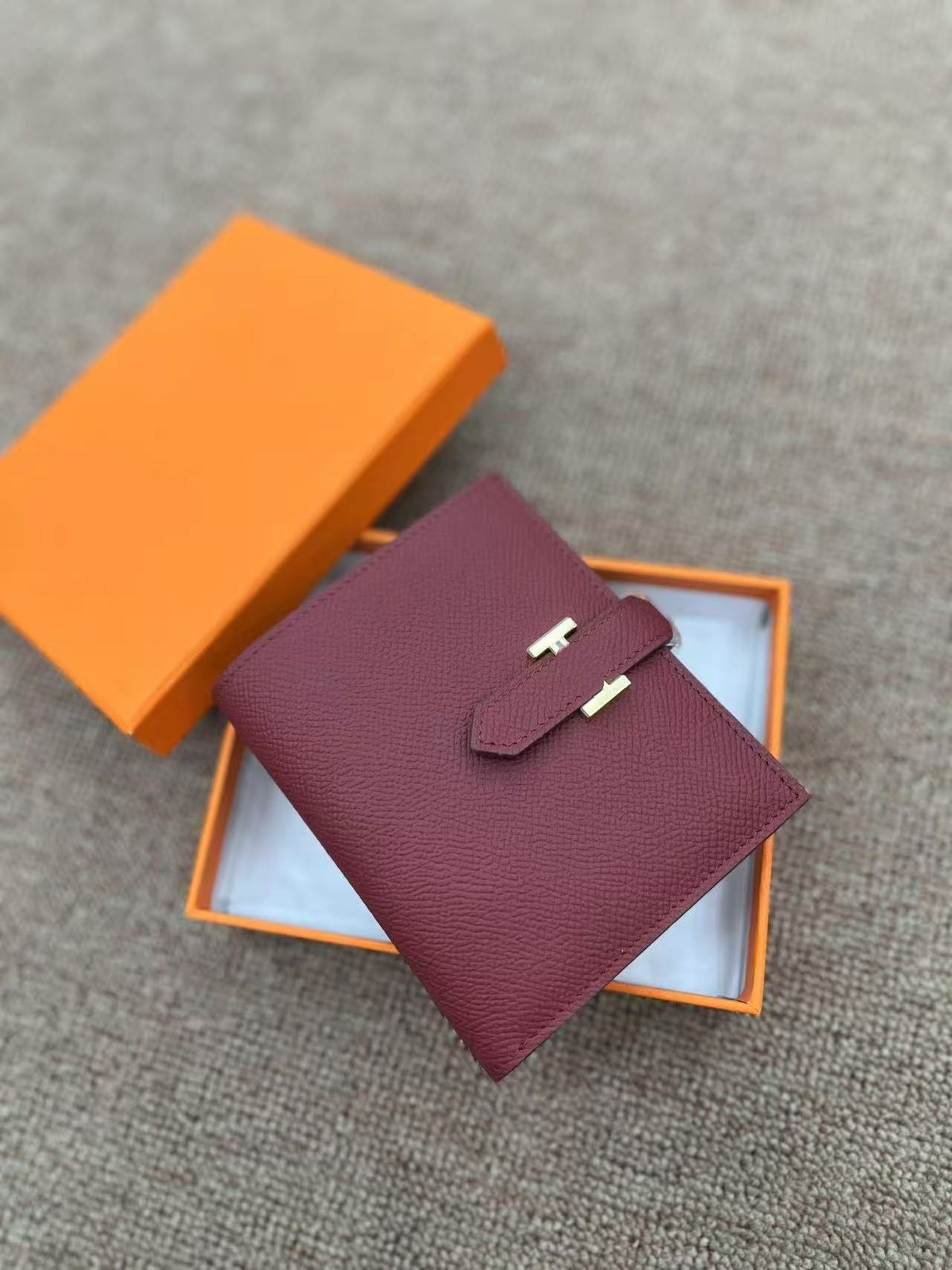 Genuine Leather Wallet for Men, Hermès-Inspired Epsom Leather Bifold Money Clip Wallet with Snap Closure, RFID Blocking Card Holder with 12 Card Slots and 2 Cash Compartments, Large Capacity Business Wallet
