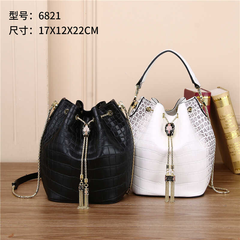 Crocodile Embossed Bucket Bag for Women Snake Head Shoulder Crossbody Handbag, Versatile Statement Purse with Luxurious Texture