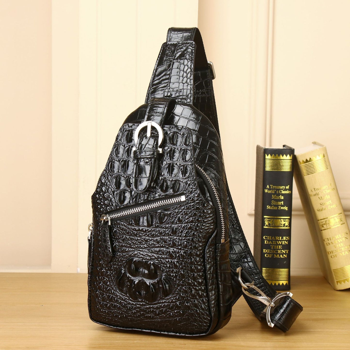 New Arrival Croc-Effect Outdoor Chest Bag for Men, A Trendy Crossbody Front Pack with Premium Sophisticated Design