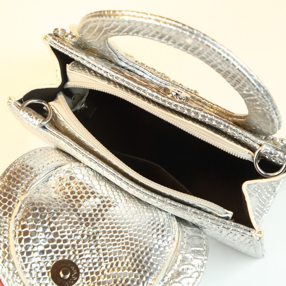 Rhinestone Butterfly Pearl Evening Bag for Women Banquet Shoulder Handbag, Premium Sparkly Purse with Exquisite Embellished Design
