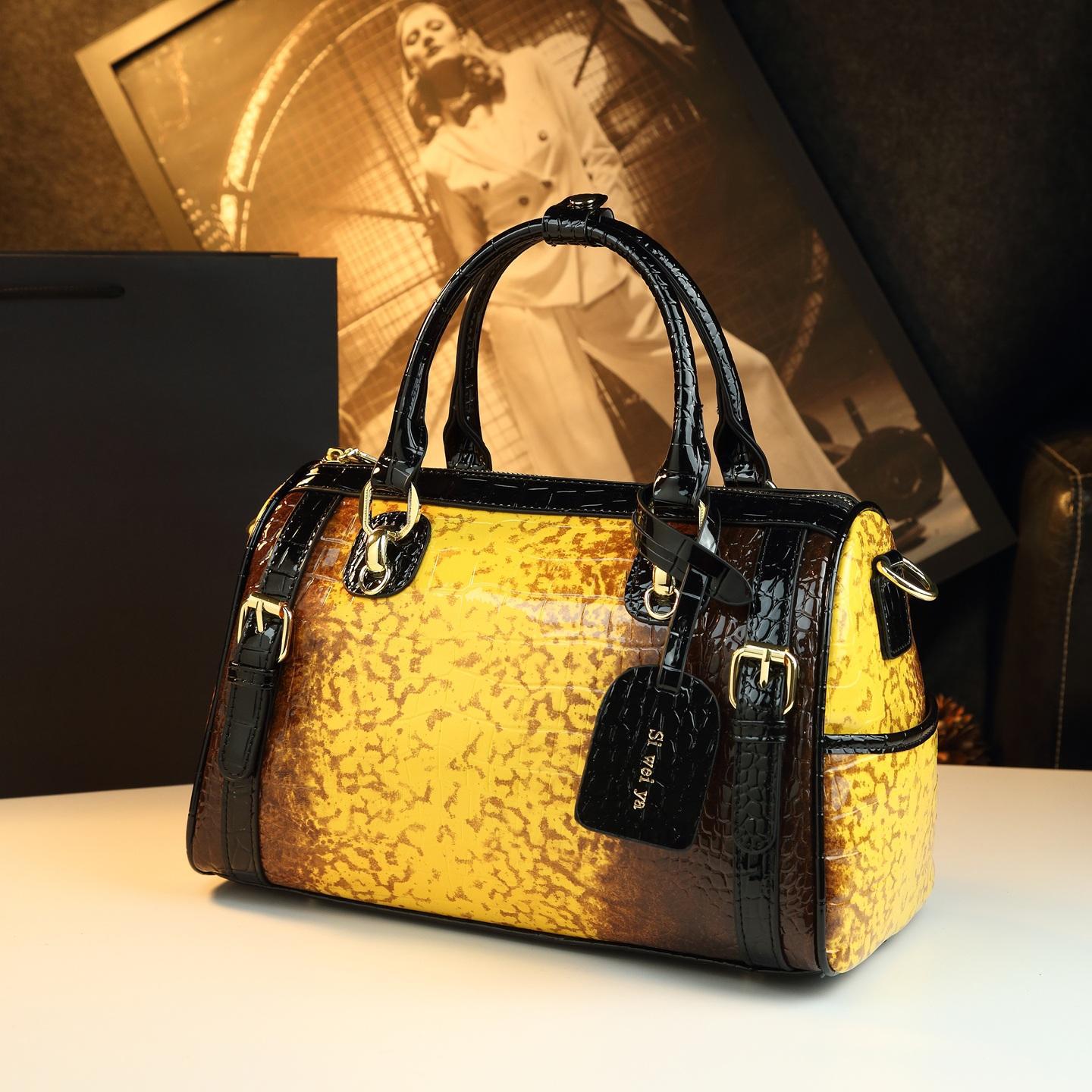 New Arrival Croc-Effect Genuine Leather Boston Pillow Bag for Women, A Large Capacity Top-Handle Handbag with Fashionable Design, Perfect for Moms