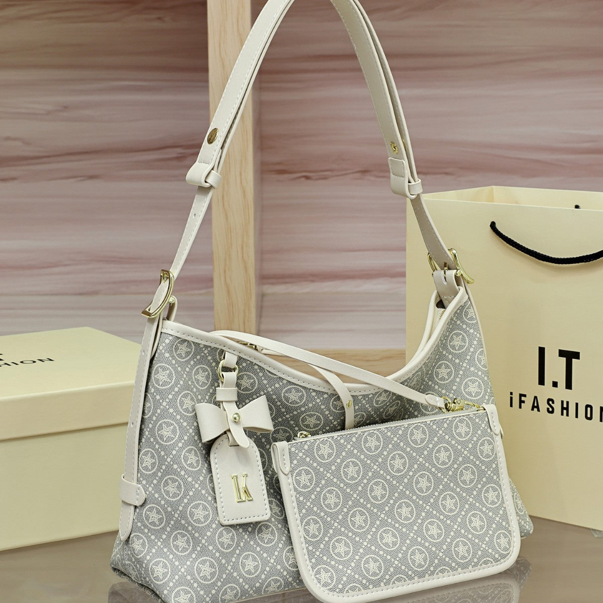 Genuine Leather Vintage Printed Tote Bag for Women, New Large Capacity Commute Shoulder Crossbody Handbag, Premium Fashionable Everyday Purse for Ladies