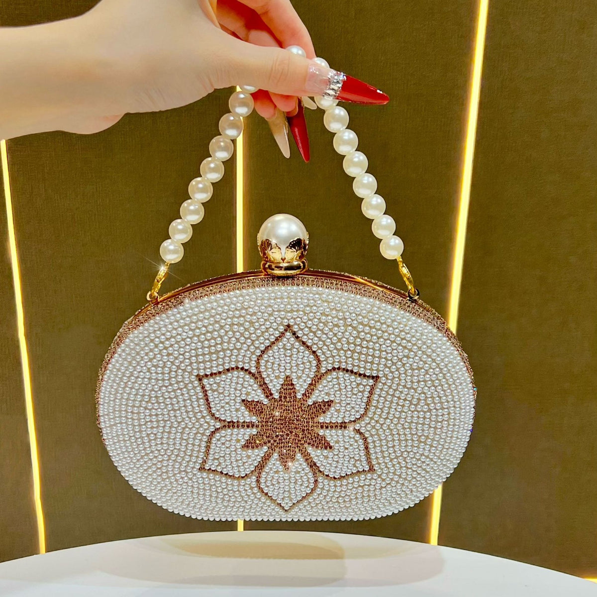 Elegant Pearl-Embellished Evening Clutch for Women, A Premium Bridal Handbag with Sophisticated Design, Perfect for Bride Bridesmaid Wedding, Cheongsam & Formal Gowns