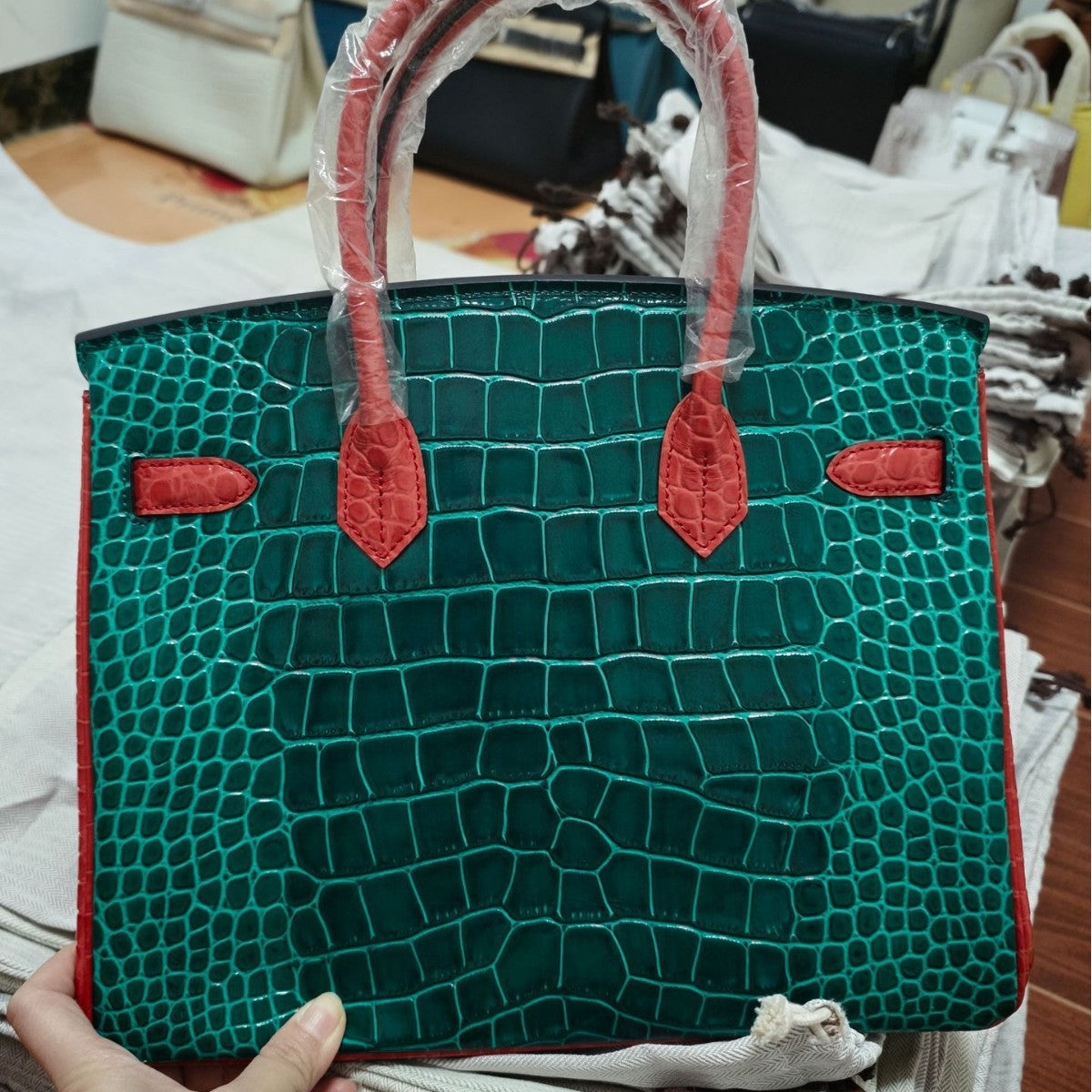 Genuine Leather High-Gloss Crocodile-Embossed Birkin-Style Bag for Women, Large Capacity Three-Color Patchwork Top Handle Purse, Premium Handbag for Ladies