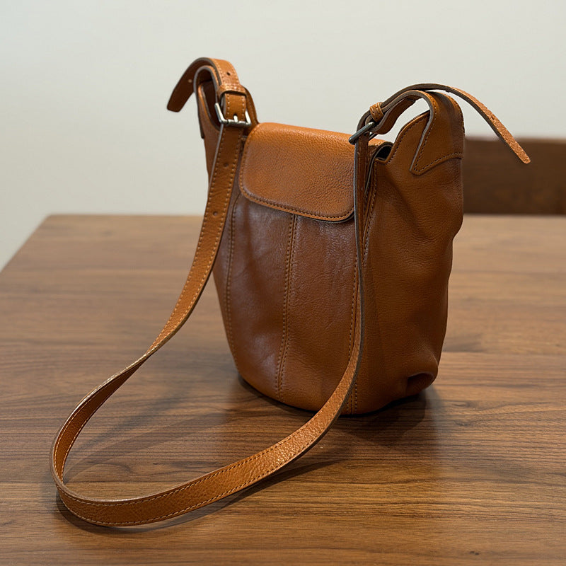 Vegetable-Tanned Cowhide Bucket Bag for Women, Casual Chic Shoulder Crossbody Purse, Pleated Top Layer Leather Handbag for Ladies