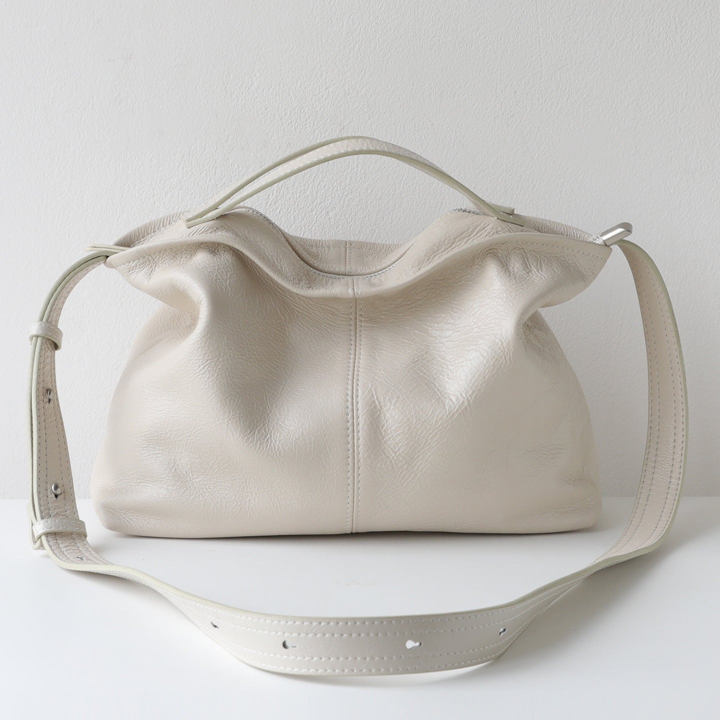 Top Layer Cowhide Tote Bag for Women Minimalist Large Capacity Shoulder Crossbody Handbag, Premium Genuine Leather Purse with Timeless Style