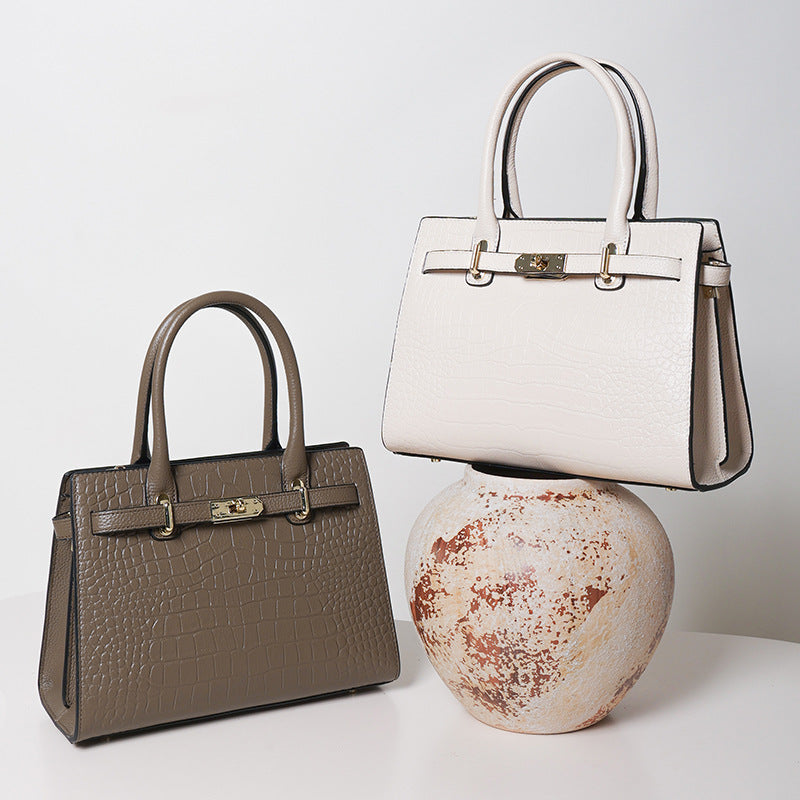 New Arrival Light Luxury Croc-Effect Tote Bag for Women, A Large Capacity Genuine Leather Shoulder Handbag with Versatile Commuter Design, Perfect for Work & Everyday