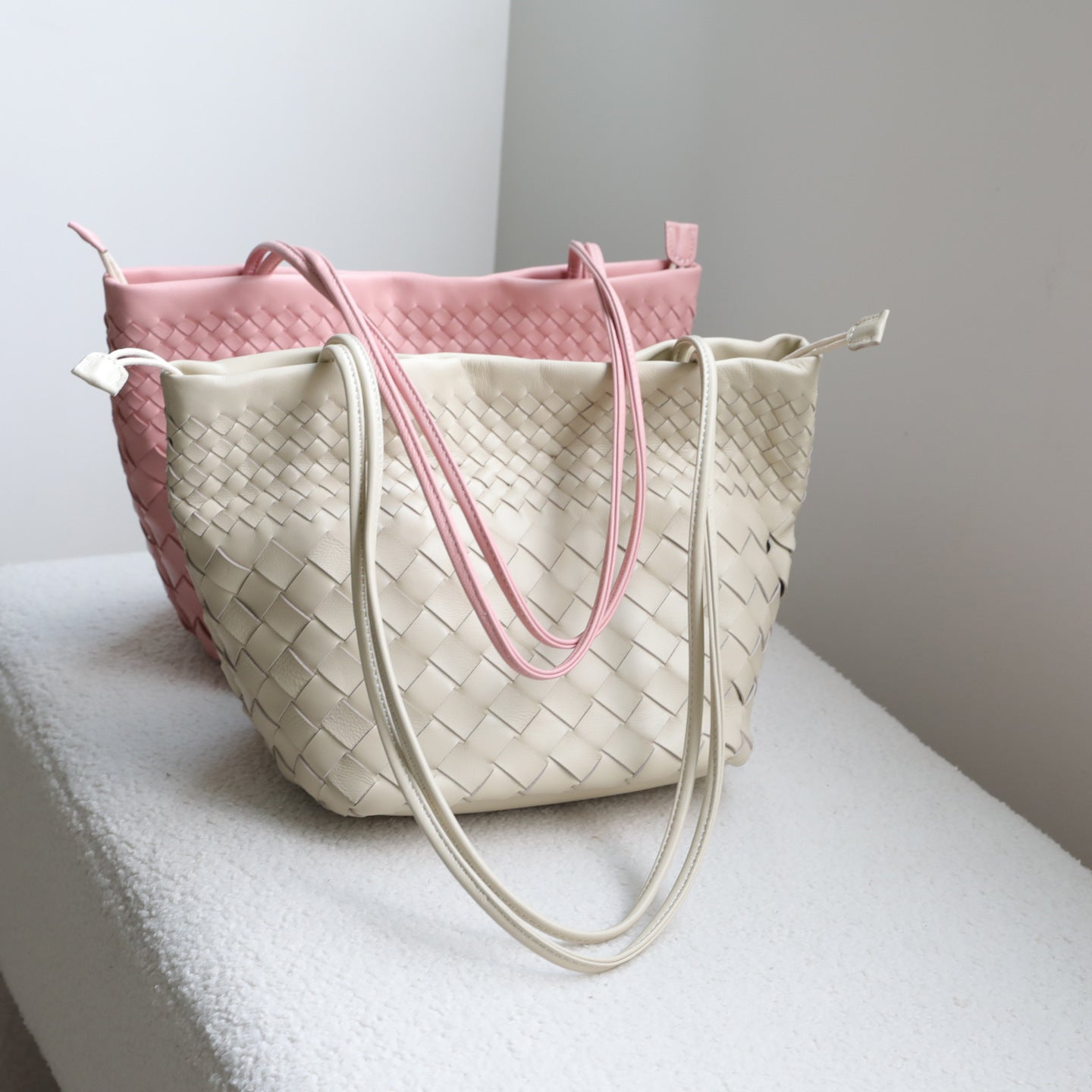 Sheepskin Woven Bucket Underarm Bag for Women Niche Slouchy Commuter Shoulder Handbag, Versatile Genuine Leather Purse with Soft Artisan Texture