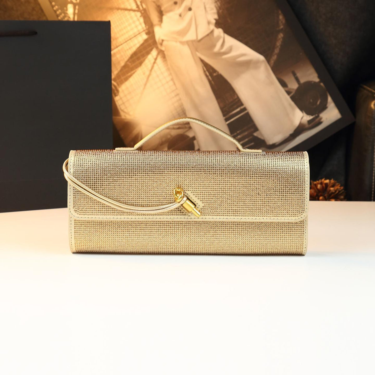 Elegant Evening Clutch for Women, A Small Banquet Purse Perfect for Mother of the Bride/Groom, Cheongsam Formal Dresses & Wedding Parties