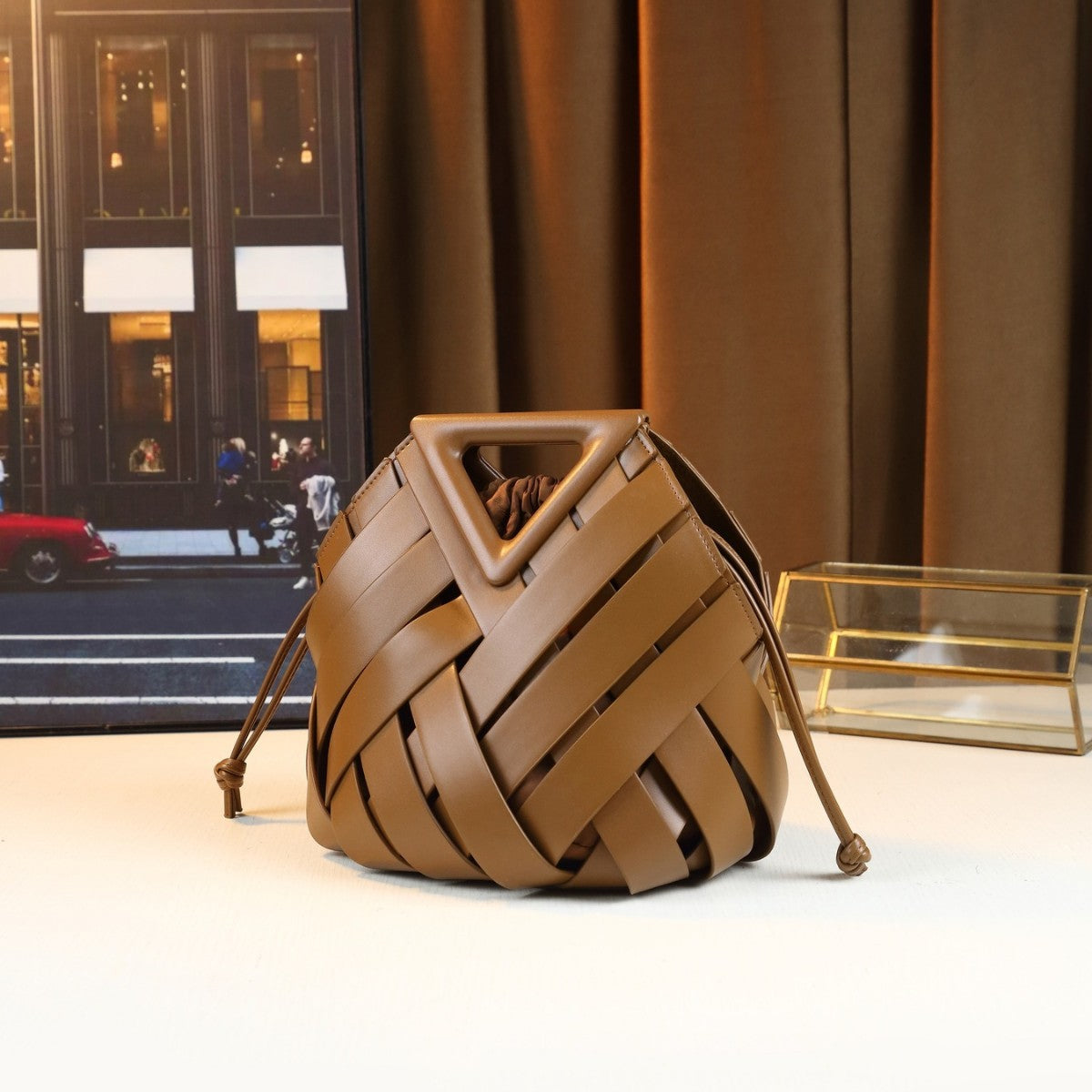 Woven Hollow Basket Bucket Bag for Women with Triangle Magnetic Buckle, Shoulder Crossbody Handbag with Detachable Sub-Bag
