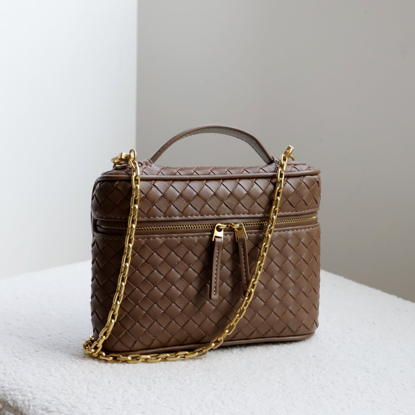 Handwoven Mini Box Phone Bag for Women Chain Shoulder Crossbody Handbag, Premium Genuine Leather Purse with Versatile Style
