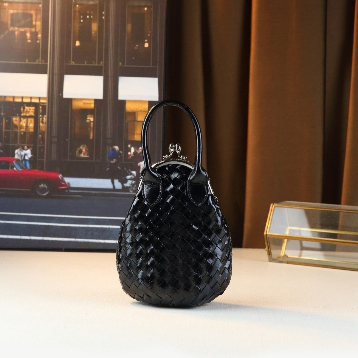 Woven Mini Shell Bag for Women Shoulder Crossbody Handbag, Casual Versatile Purse with Clasp Closure and Artisan Texture