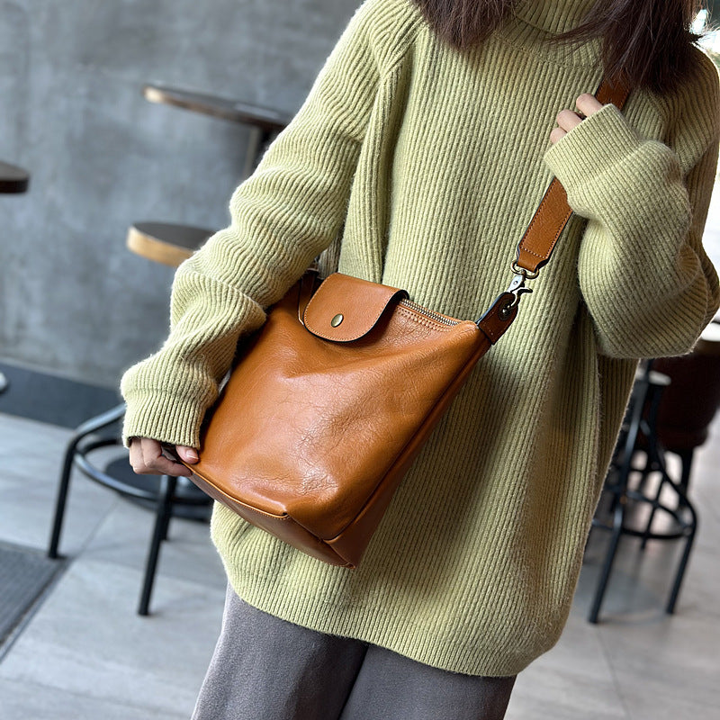 Genuine Vegetable-Tanned Cowhide Shoulder Crossbody Bag for Women, Vintage Minimalist Casual Large Capacity Dumpling Purse, Premium Leather Handbag for Ladies