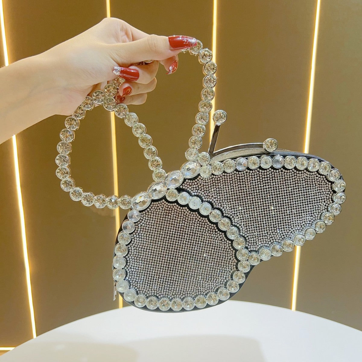 Women's Rhinestone-Embellished Butterfly Evening Clutch, Unique Trendy Glamorous Top-Handle Handbag with Premium Design, Fashionable Banquet Purse