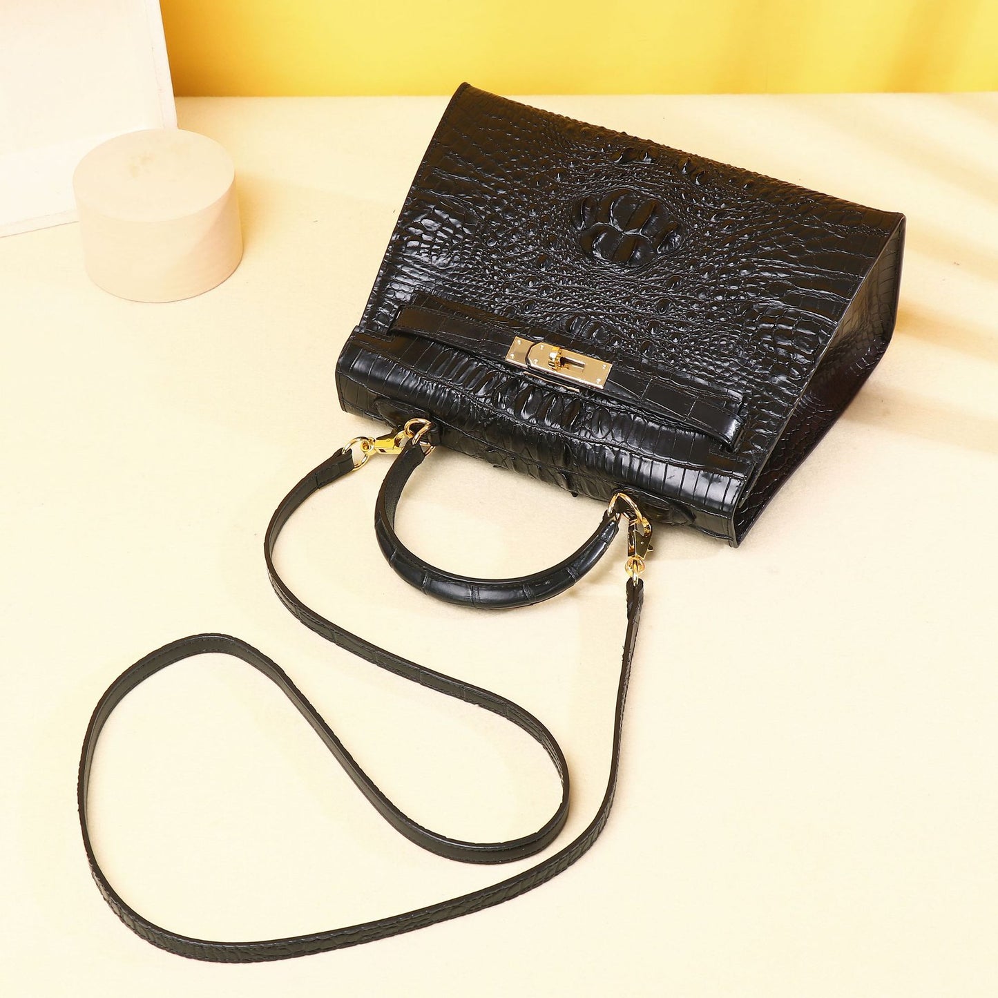 New Arrival Croc-Effect Kelly-Inspired Commuter Bag for Women, A Large Capacity Top-Handle Handbag with Practical Versatile Design, Perfect Everyday Classic