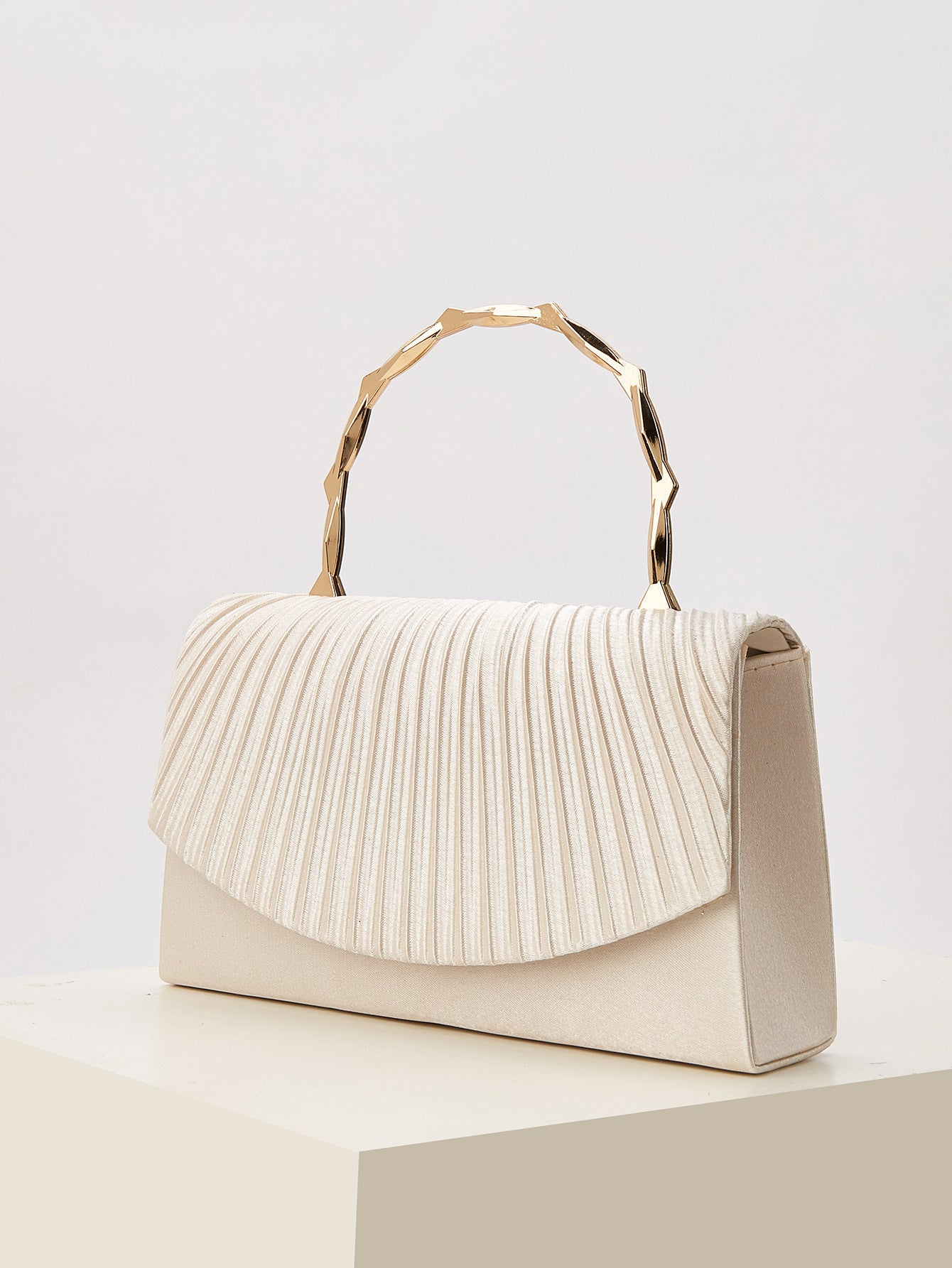 Luxury Satin Pleated Flap Handbag for Women, New Top Handle Chain Shoulder Crossbody Purse, High-End Fashionable Evening Bag for Ladies
