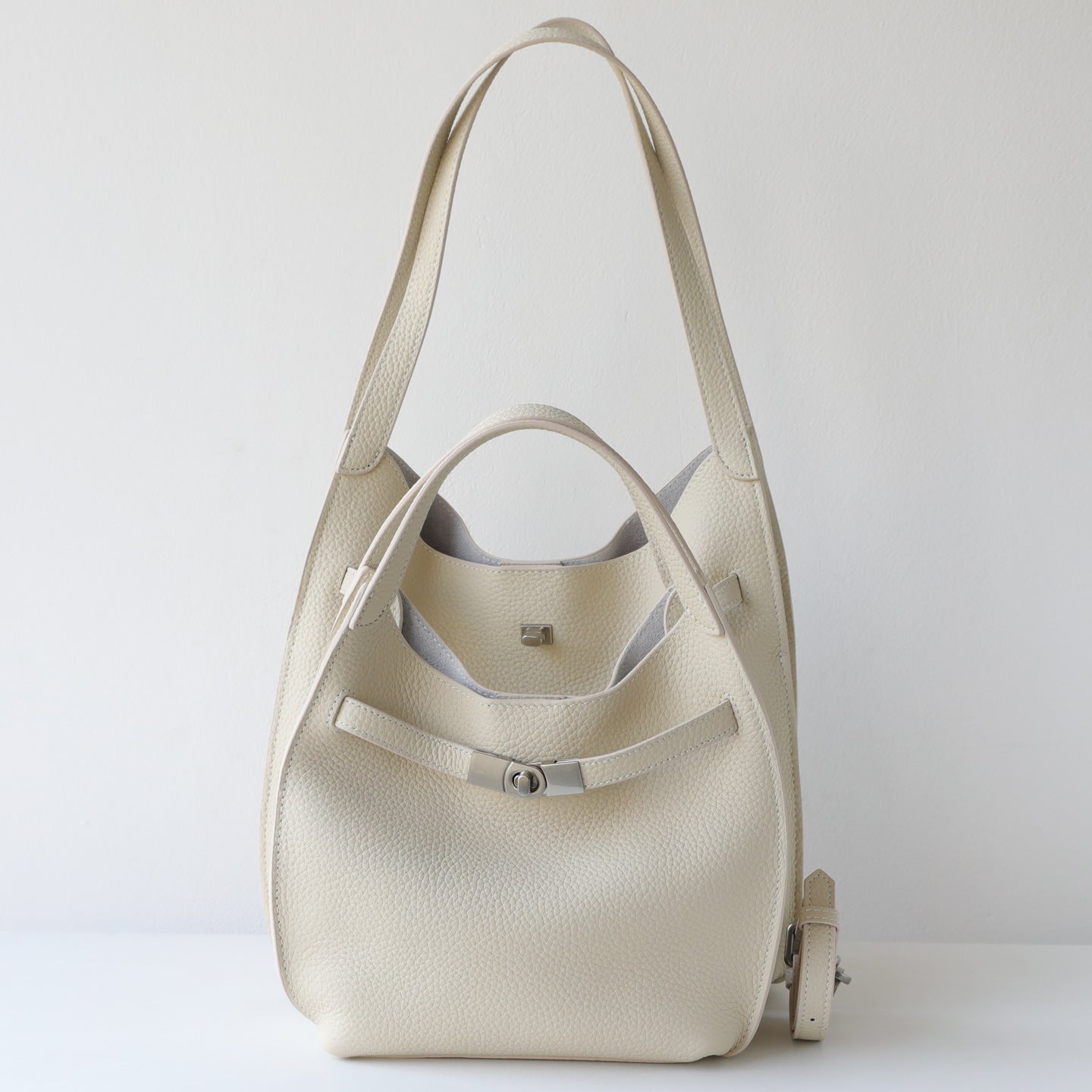 Top Layer Cowhide Lock Buckle Tote Bag for Women Large Capacity Casual Shoulder Crossbody Handbag, Slouchy Purse with Basket-Style Design