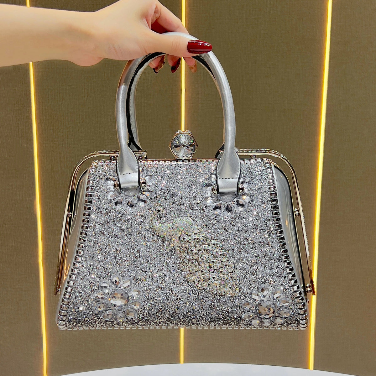 Dazzling Rhinestone-Embellished Luxury Evening Bag for Women, A Large Capacity Chain Crossbody Top-Handle Handbag with Premium Sparkly Design, Perfect for Banquets Weddings Parties & Special Occasions